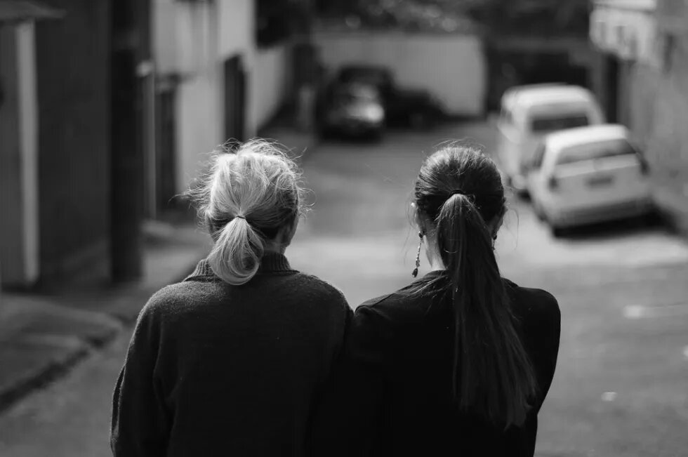 Zwei Frauen Zwei Frauen.
