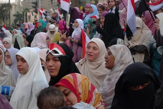 Frauen demonstrieren auf dem Tahrir-Platz Frauen demonstrieren auf dem Tahrir-Platz