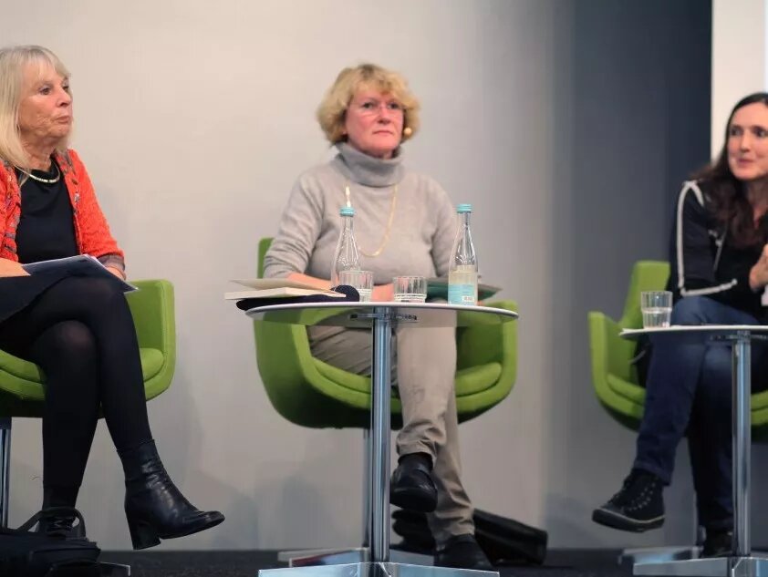 Christa Wichterich, Moderatorin Ulrike Baureithel, Susanne Schultz (v.l.n.r.)