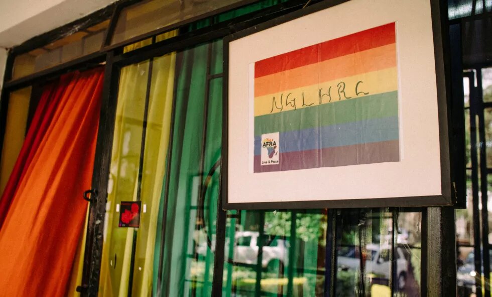 Schild vor dem Büro von NGLHRC für Rechte von LGBTI Personen