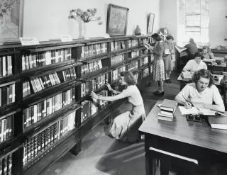 Old Photo from women in library