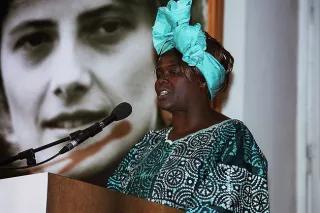 Wangari Maathai bei der Petra-Kelly-Preisverleihung 2004 Wangari Maathai bei der Petra-Kelly-Preisverleihung 2004