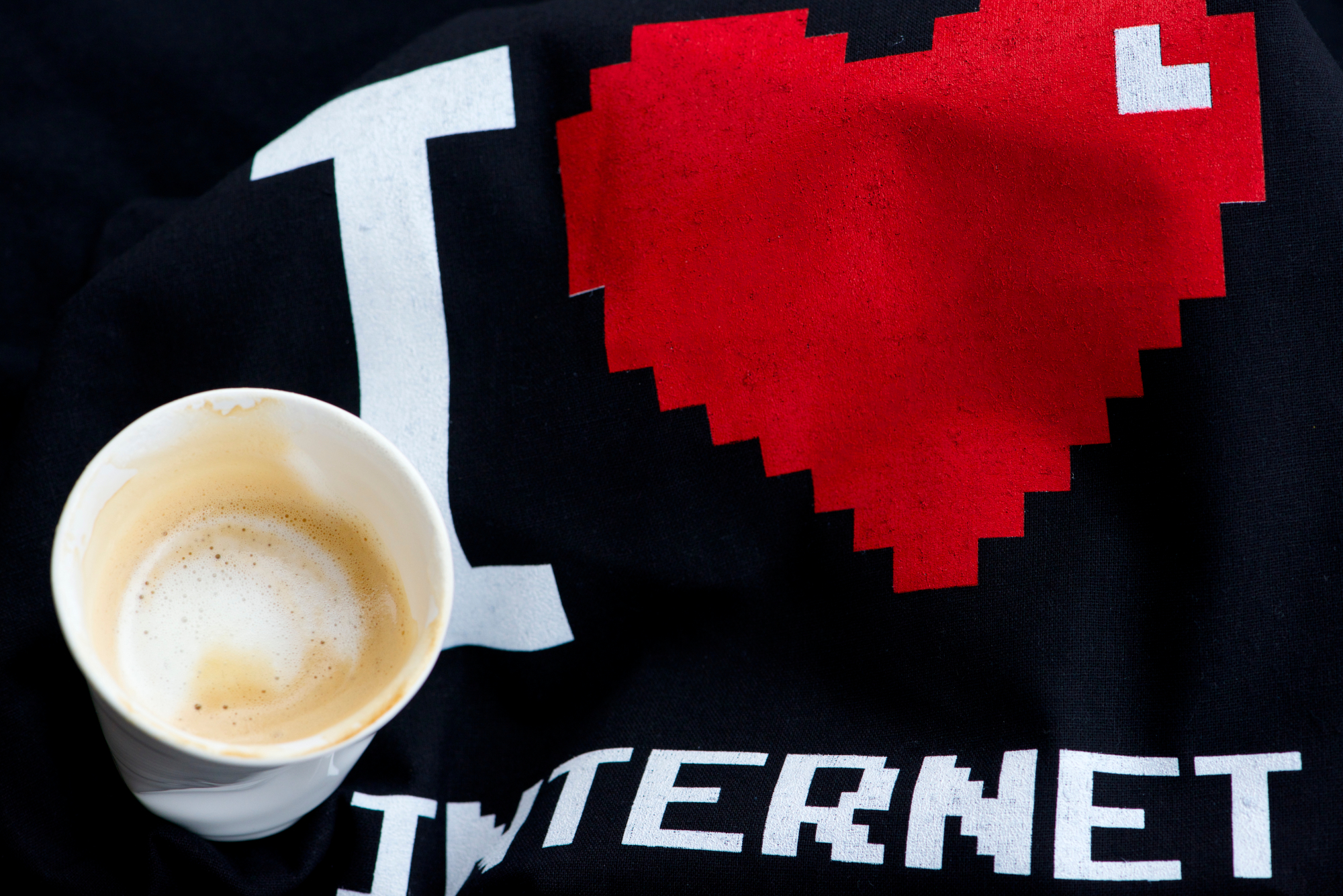 Wenn die Urheberrechtsreform so in Kraft tritt, wird es das Internet, was wir lieben gelernt haben nicht mehr geben t-shirt mit aufdruck i love internet